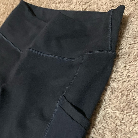 Fabletics Mesh Powerhold Crop Leggings - Picture 3 of 5